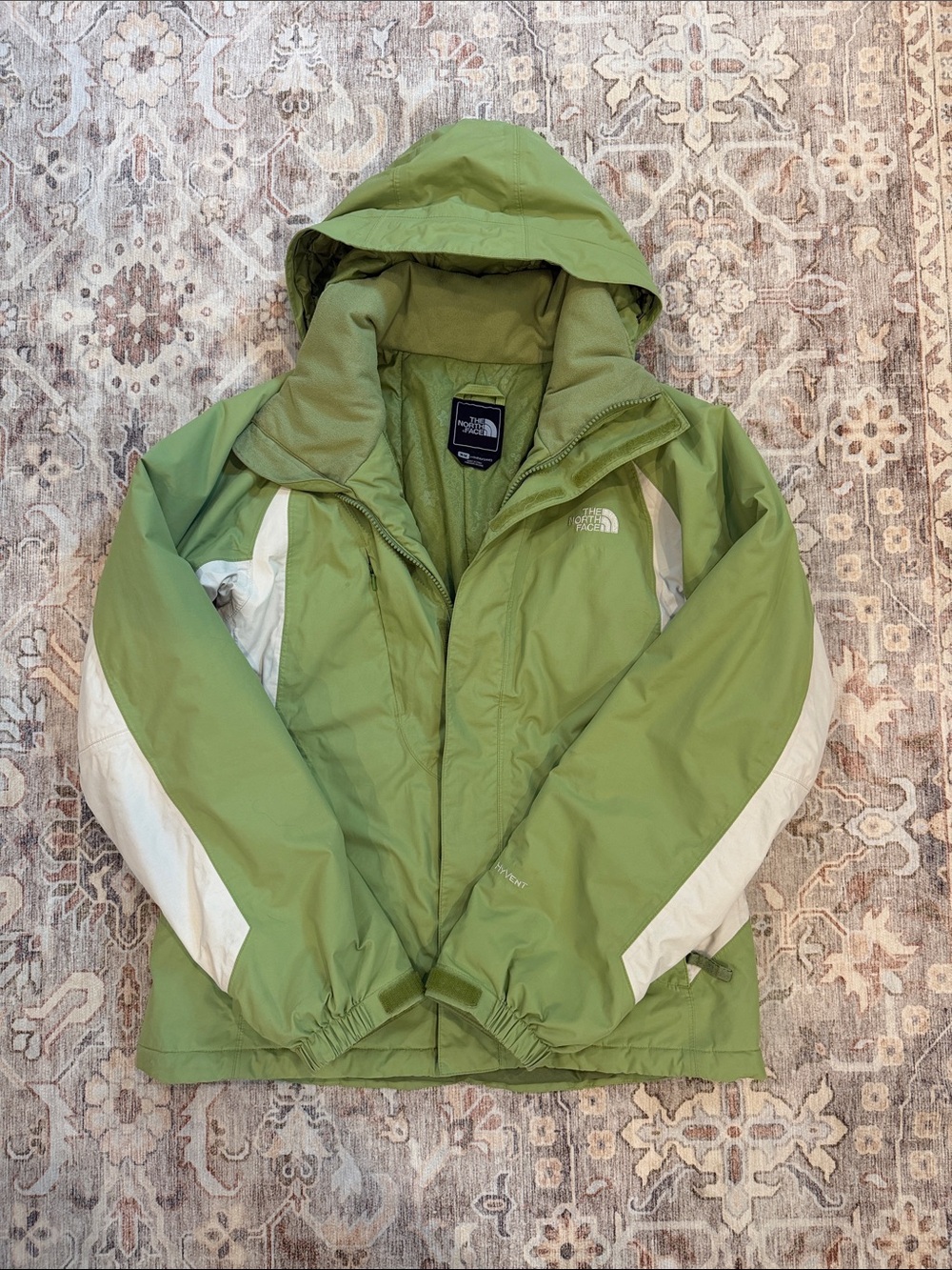 The North Face Hyvent Green Hooded Ski/Snowboard jacket with White Accents